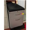 Image 1 : PORTABLE 2 DRAWER WORK SEAT ON WHEELS