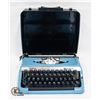 Image 1 : VINTAGE BROTHER CHARGER 11 PORTABLE TYPEWRITER