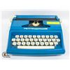 Image 1 : VINTAGE PETITE SUPERTOUCH 80 TYPEWRITER
