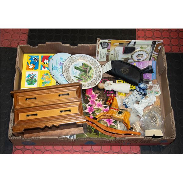 FLAT OF OLD ESTATE ITEMS