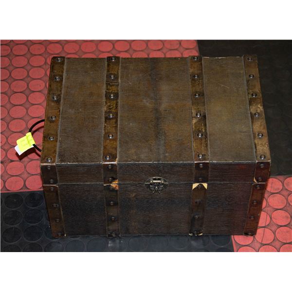 STORAGE CHEST