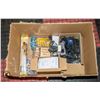 Image 1 : LARGE FLAT OF ASSORTED HOUSEHOLD MISC
