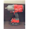 Image 2 : Milwaukee 1/2" Square - Ring Impact Wrench w/M18 Redlithium XC 4.0 Battery & M12/M18 Battery Charger