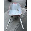 Image 2 : Orange Steel Garant Wheelbarrow