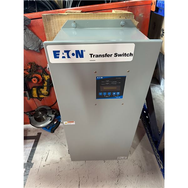 Eaton Automatic transfer switch - Go # : CABH81993 / Cat # : ATC3C2X30200BSU / CS # : 003676 - 3 Pha