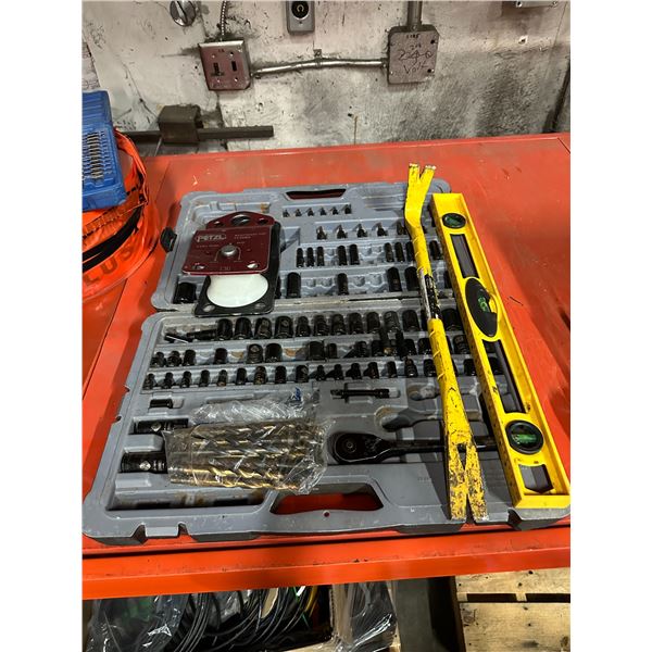 Group lot - Socket set, drill bits, pry bar & level