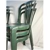 Image 2 : 6 Green plastic chairs