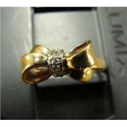 Bow shaped ring (217)