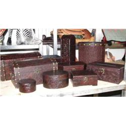 CHOICE on 3 sets of textured wood boxes, jewelry boxes and containers (8888)