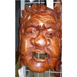 CHOICE on 6 carved wood masks (4)