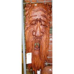 CHOICE on 4 carved wood masks (4)