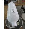 Image 2 : KA Artisian Mixer w/Bowl/Whip/Hook/Paddle
