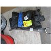 Image 2 : Riding Gloves, Wrench