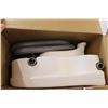 Image 2 : 2 in 1 Locking Elevated Toilet Seat in Box