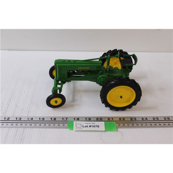 John Deere Model B 1:16 Scale - Missing Muffler