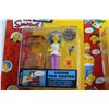 Image 2 : The Simpsons Luann Van Houten and Sherri & Terri Figures