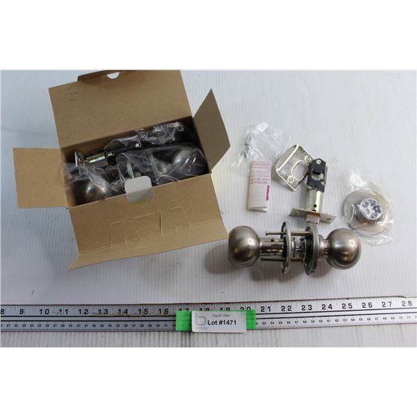 (2) Yale Door Knob Sets