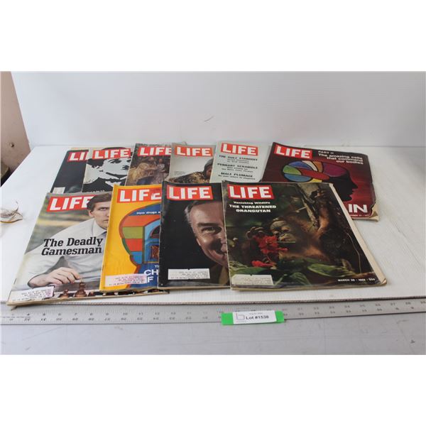 (10) Assorted Life Magazines: Vanishing Wildlife The Threatened Orangutan, Jim Lovell and Apollo 13