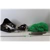 Image 1 : Bag Of Assorted Shoe Paints, RCA Headphones, Assorted Train Tracks