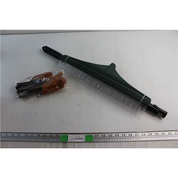 Anti Slip Work Gloves - Size S and Carpet Rake