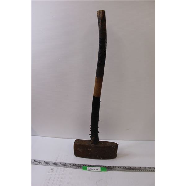 Splitting Maul (9" x 3" x 2" Metal Head, 25" Long Handle, Worn)