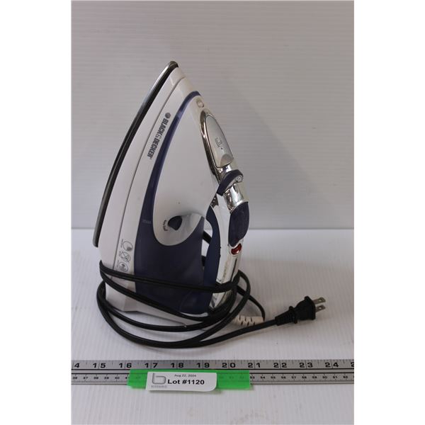 Black & Decker Iron - Powers On