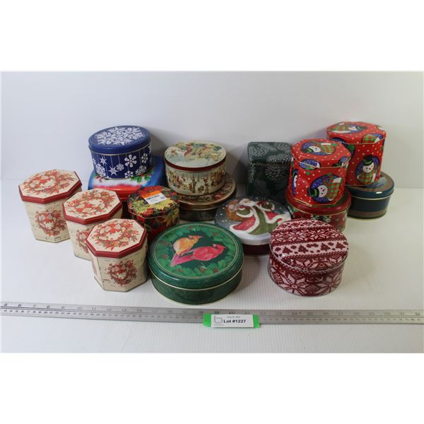 (16) Christmas Tins