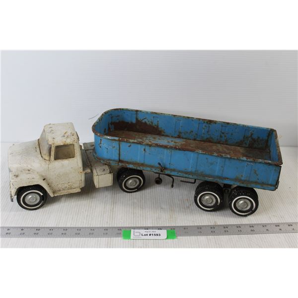 International Loadstar Truck Rust Damage