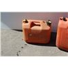 Image 3 : ** (2) Gasoline Cans 10 and 20 Liters