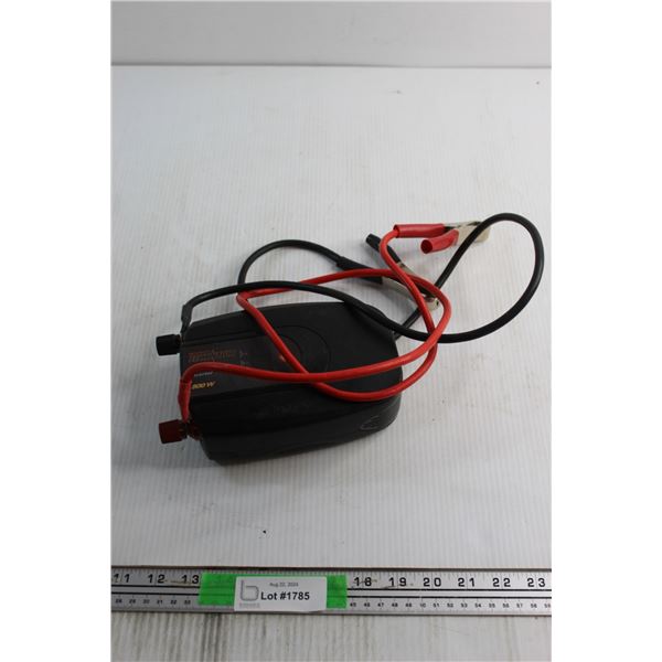 MotoMaster Eliminator 800W Digital Power Inverter