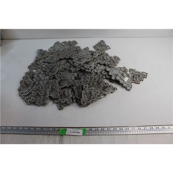 (10+) Assorted Phoenix Contact PT4 - PE/L3 Terminal Blocks