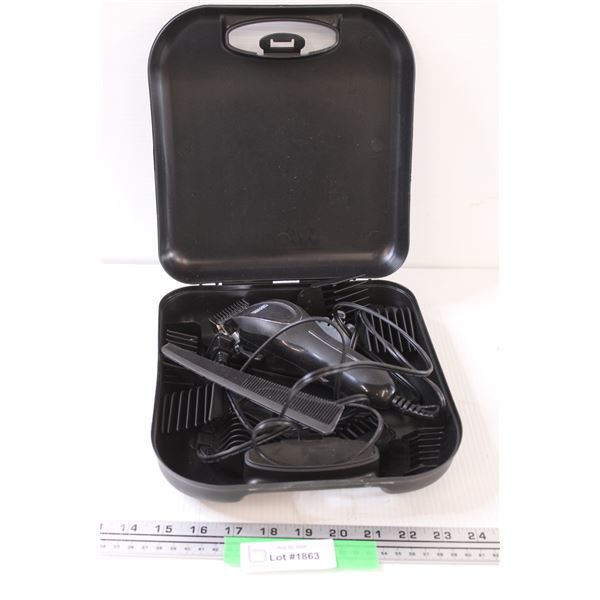 Wahl Shaving Kit - Powers On, as is