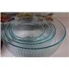 Image 2 : Pyrex Glass Mixing Bowl Set w/ Lids in Box