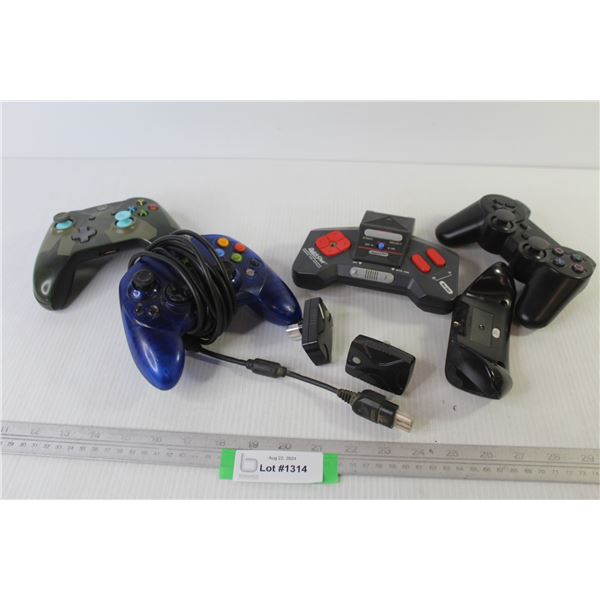 (2) Xbox Controllers - Quick Start Controller - Unknown Controllers