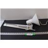 Image 1 : Adjustable Desk Lamp - Works