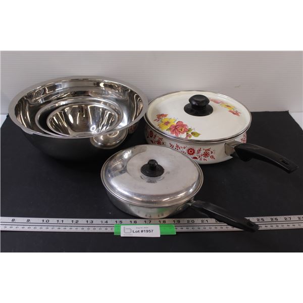 Vintage Frying Pan & Poached Egg Pan & (3) Metal Bowl Set