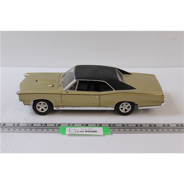 ERTL 1967 Pontiac GTO Model Car - 1:18 Scale