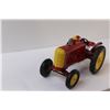 Image 4 : Massey Harris Linclon Model 44  1:16 Scale Model Tractor - Hand Painted