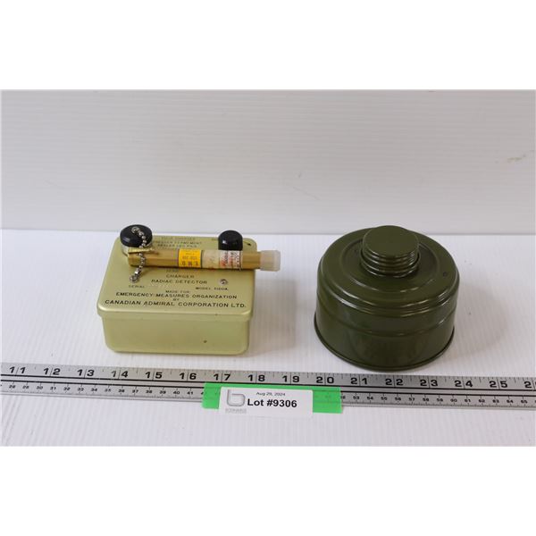 Army Oil Lamp & Charger Radiac Detector
