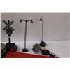 Image 5 : Canadian National Train & Lionel Train Cars w/Lamp & Crossing Signs