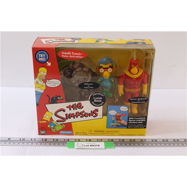 The Simpsons: Lunar Base Figurine Set - Milhouse & Radioactive Man