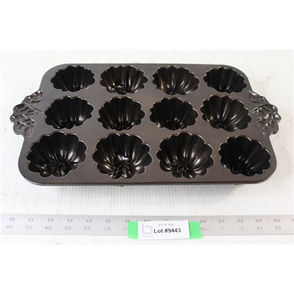 Nordic Ware Pumpkin Patch Pan Cakes Cupcake Pan Mold 6 Cups 1.4 Litres