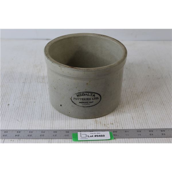 Medalta Pottery Pot/Container - Has A Crack in The Bottom