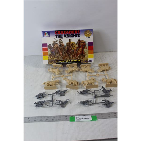 Crusaders The Knights XIth Century Crusade 1/32 Scale 54mm Figurines