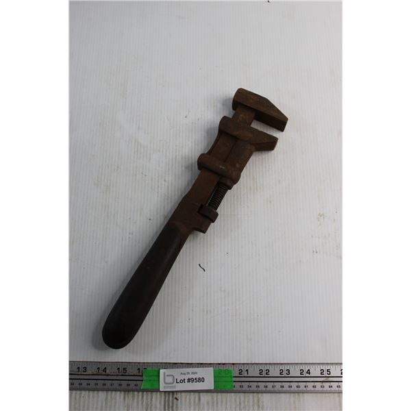 Pipe Wrench - Rusty