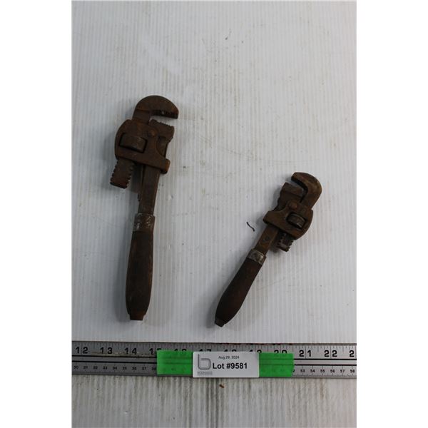 (2) Pipe Wrenches - Rusty - Pexto