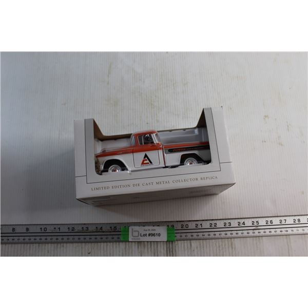 SpecCast Limited Edition Die Cast 1957 Allis-Chalmers Chevy