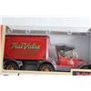 Image 2 : TrueValue Hardware Die Cast 1918 Ford Tractor Trailer Bank