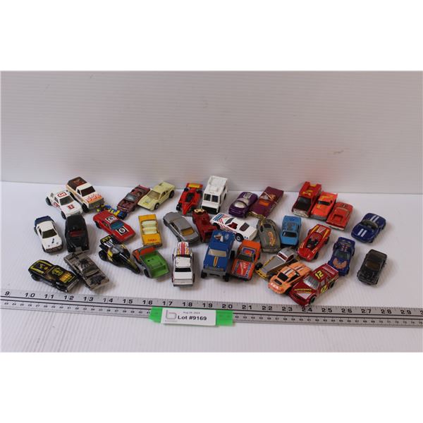 (34) Assorted Hot Wheels Die Cast Cars & Trucks