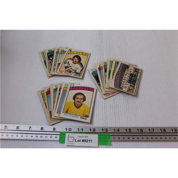 (30) Assorted 1976-77 OPC Hockey Cards